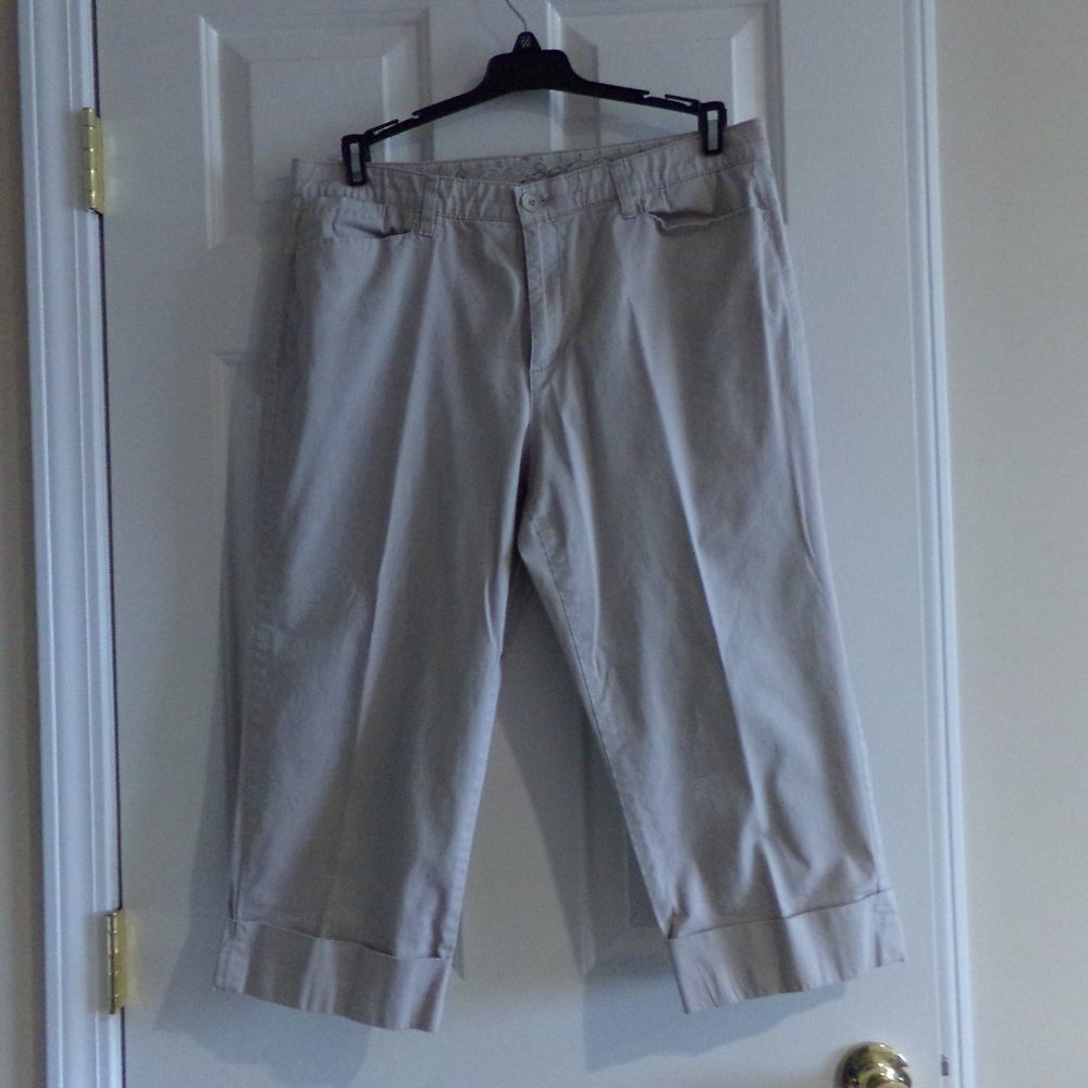 Bandolino Capri Pants, Maureen, Size 14, Khaki